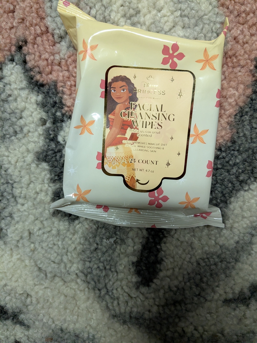 Disney Princess Facial Cleansing Wipes – Cream with Pink Floral Accents